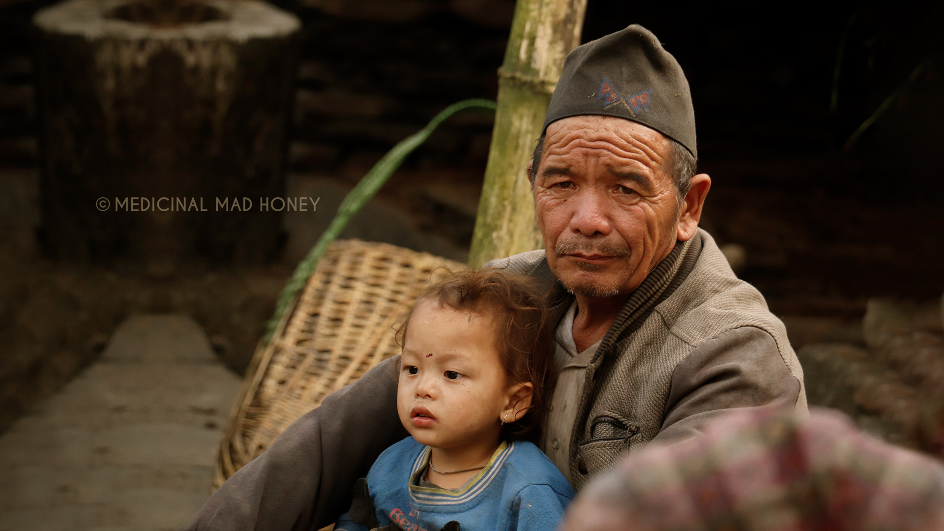 gurung mad honey hunters from nepal